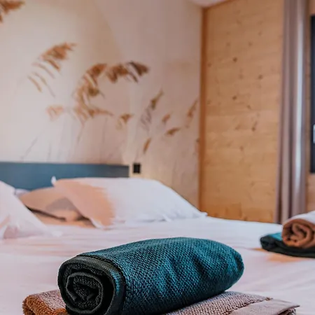Pmr Avec Jacuzzi Privatif, Acces Et Activites Au Bord Du Golf! - Fr-1-582-372 Hébergement de vacances Le Chambon-sur-Lignon